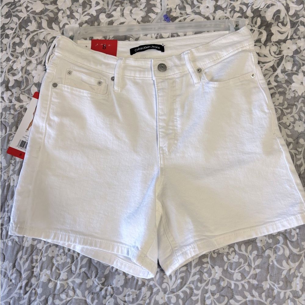 NWT CALVIN KLEIN WHITE HIGH RISE SHORTS S:8